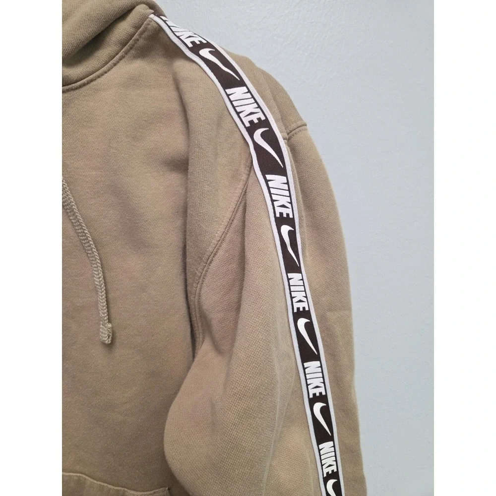 Nike Pullover Hoodie Men's Med Center Swoosh Nike‎ logo (brown) down sleeves Tan